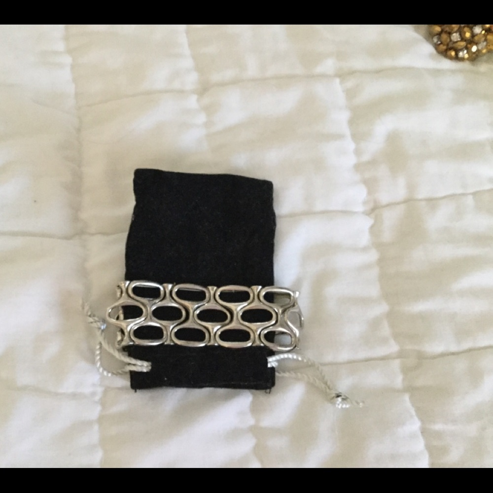 Stretch silver bracelet
